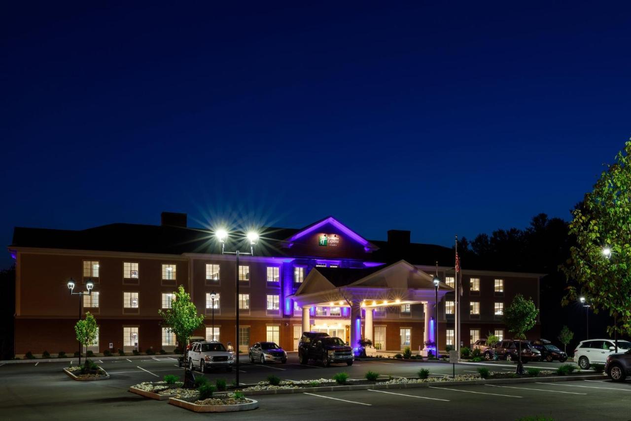 Holiday Inn Express & Suites - Sturbridge By Ihg Extérieur photo