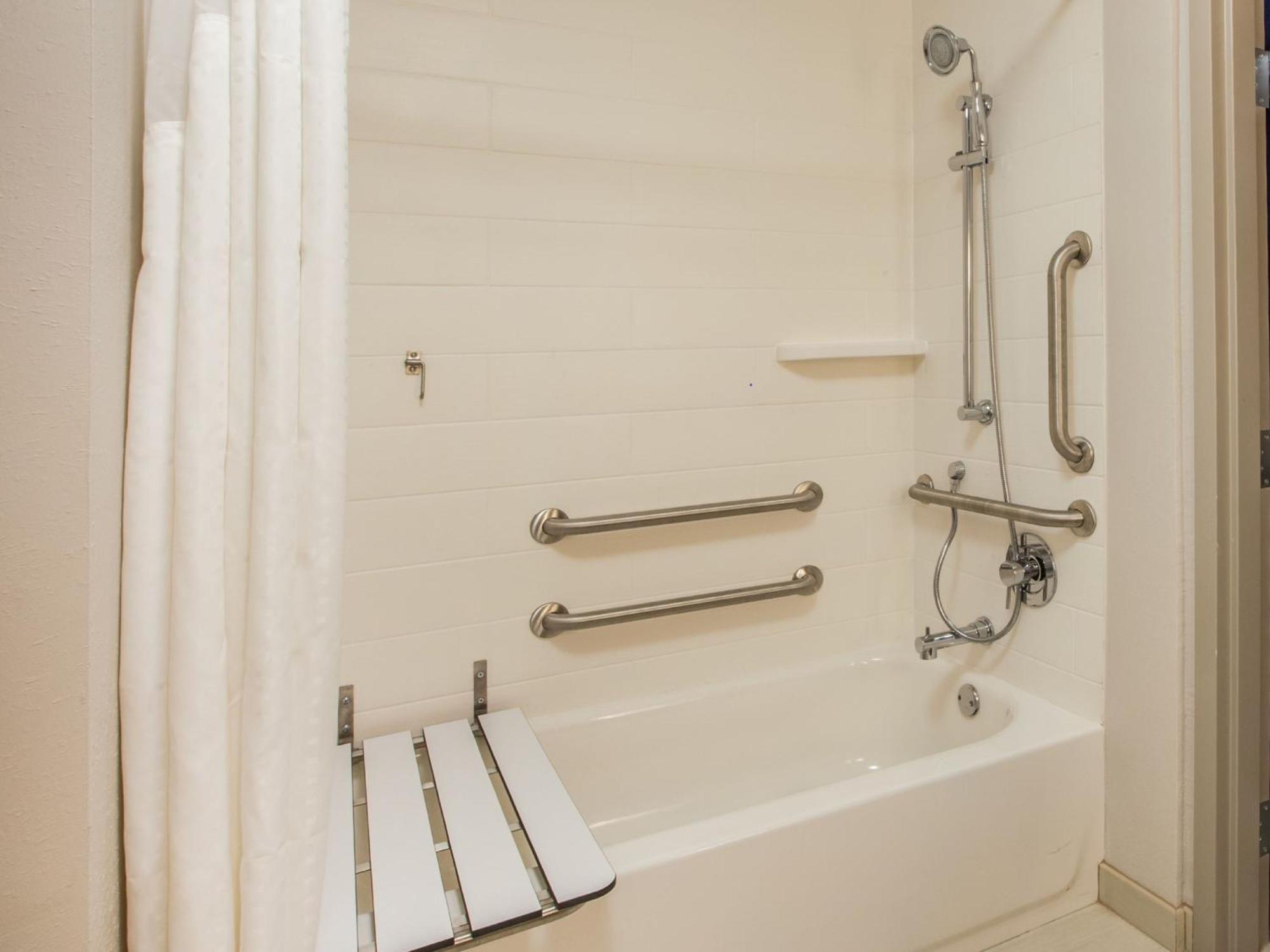 Holiday Inn Express & Suites - Sturbridge By Ihg Extérieur photo