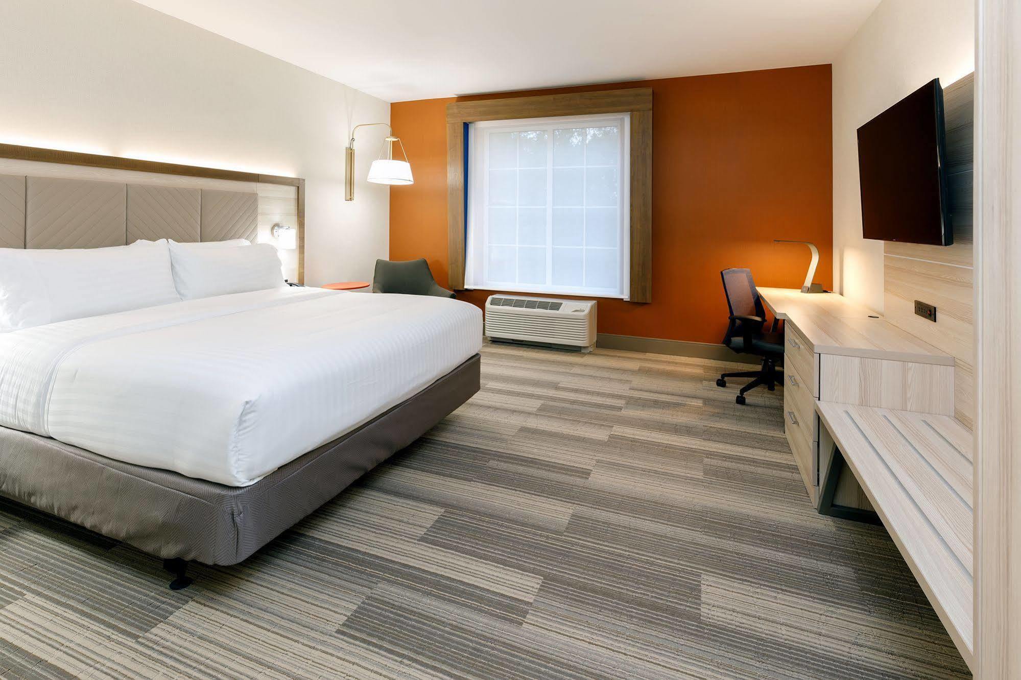 Holiday Inn Express & Suites - Sturbridge By Ihg Extérieur photo