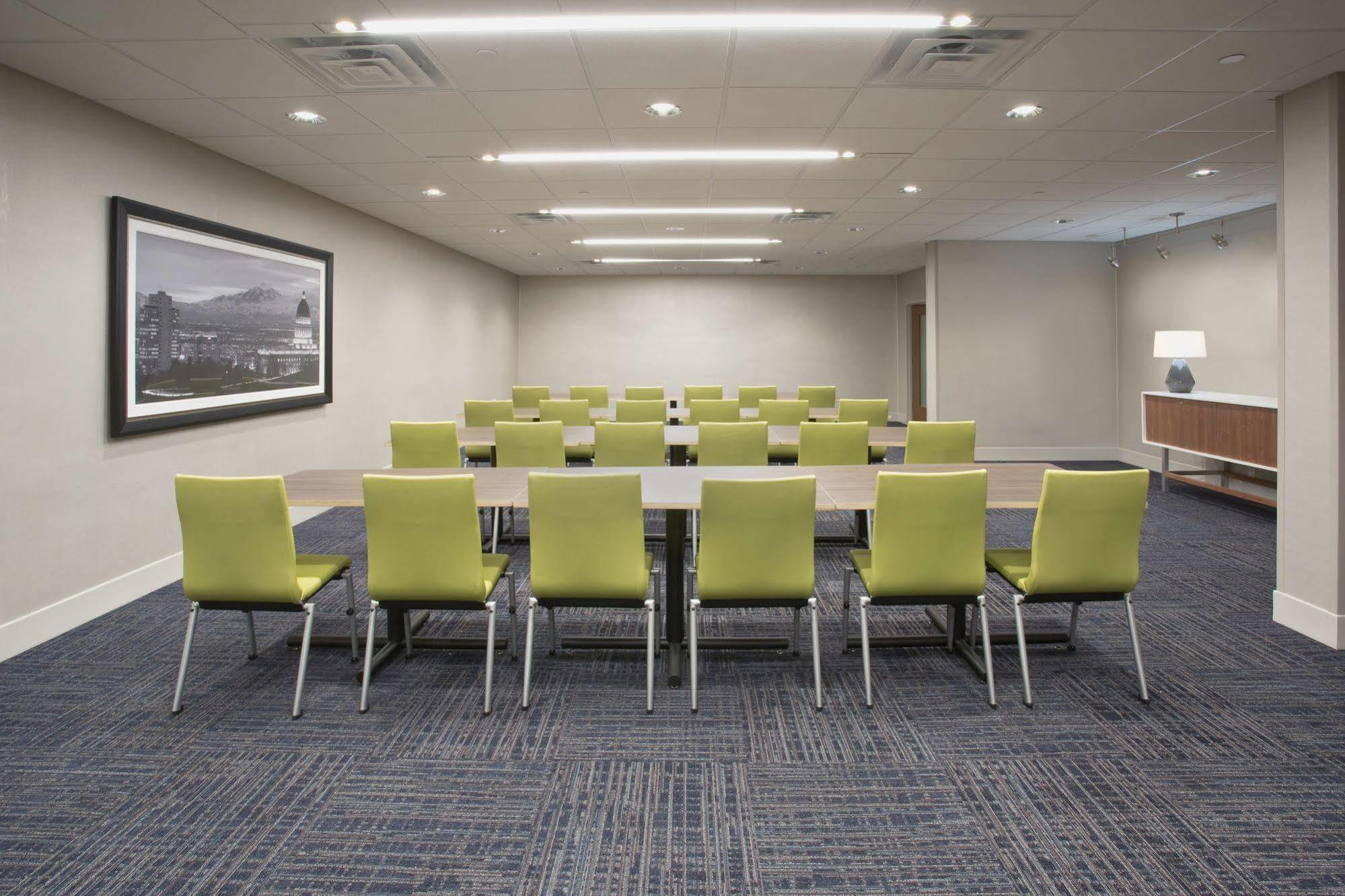 Holiday Inn Express & Suites - Sturbridge By Ihg Extérieur photo