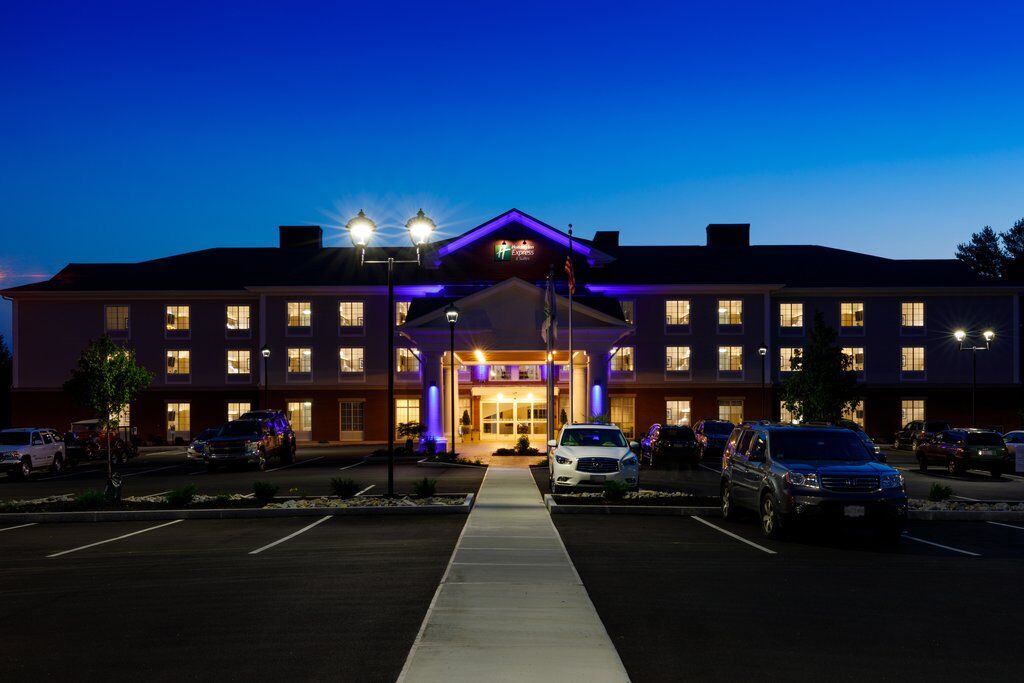 Holiday Inn Express & Suites - Sturbridge By Ihg Extérieur photo